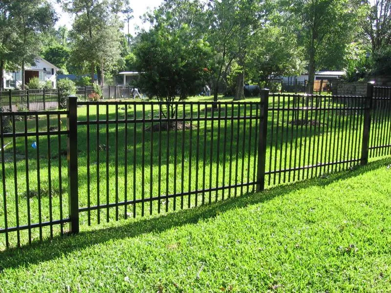 Steel & aluminum fences